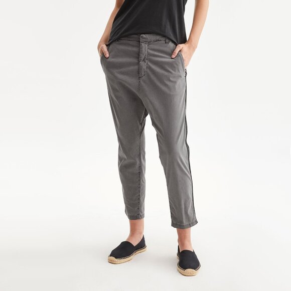 Nili Lotan Paris Pants with Double Tape in Charcoal, size 4 - Picture 1 of 15